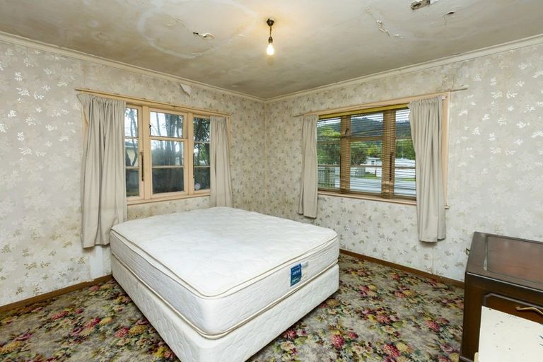 Photo of property in 70 Main Road, Wainuiomata, Lower Hutt, 5014