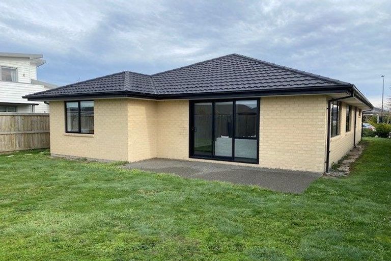 Photo of property in 4 Shrimpton Avenue, Woodend, 7610