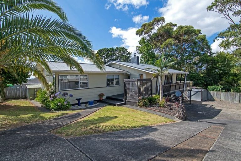 Photo of property in 16 Waikaremoana Place, Pakuranga Heights, Auckland, 2010
