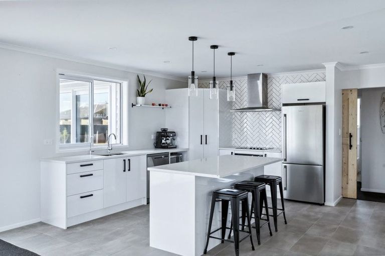 Photo of property in 28 George Street, Bulls, 4818