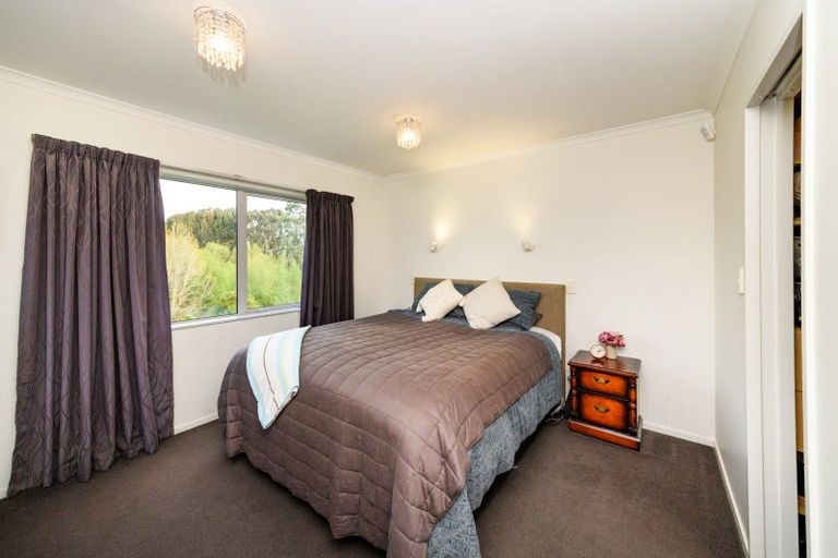 Photo of property in 34 Ruapehu Drive, Fitzherbert, Palmerston North, 4410