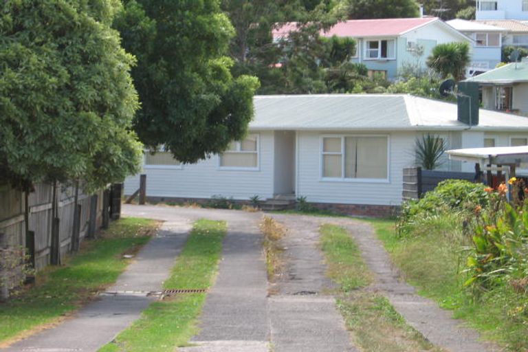 Photo of property in 10 Cajero Place, Green Bay, Auckland, 0604