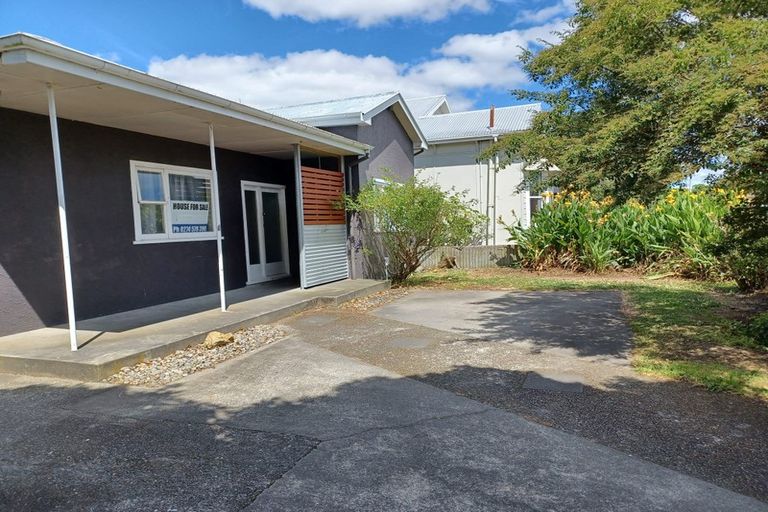 Photo of property in 19 Hereford Street, West End, Palmerston North, 4410