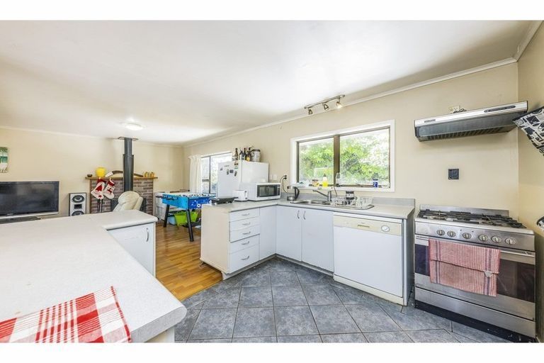 Photo of property in 3 Compass Place, Te Atatu Peninsula, Auckland, 0610