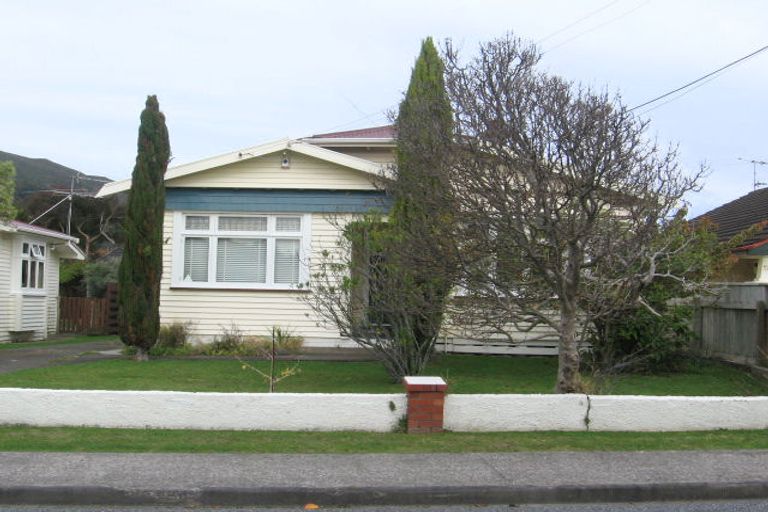 Photo of property in 21 Brasell Street, Fairfield, Lower Hutt, 5011