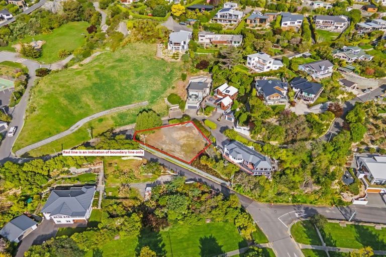 Photo of property in 2/4 The Brae, Mount Pleasant, Christchurch, 8081