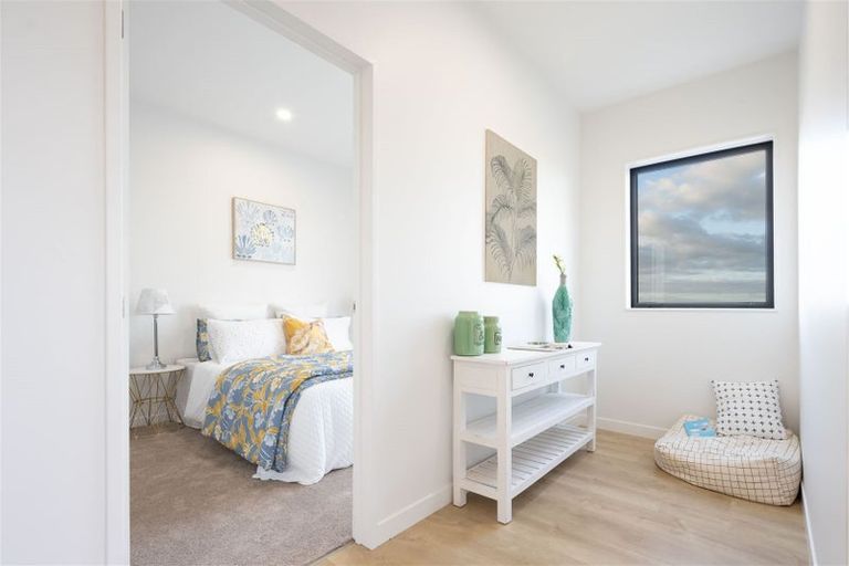 Photo of property in 1 Horokaka Street, Massey, Auckland, 0614