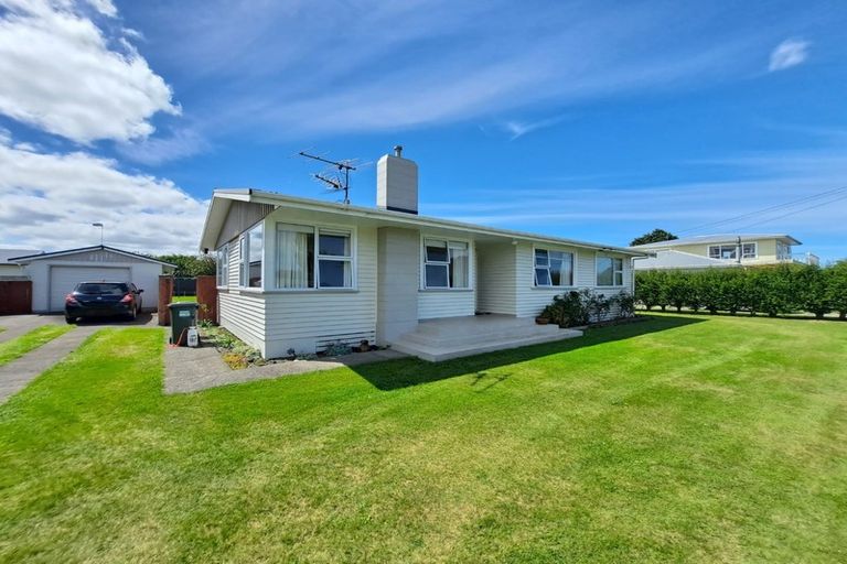Photo of property in 17 Grey Street, Normanby, Hawera, 4614