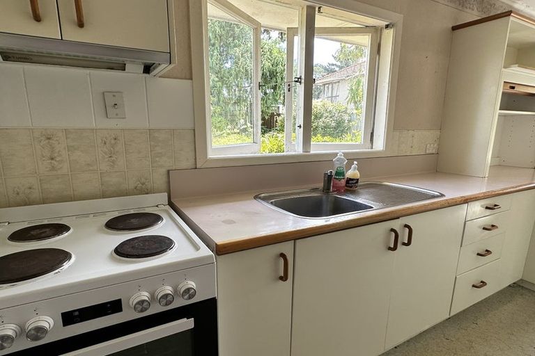 Photo of property in 9 Ayrton Street, Te Atatu South, Auckland, 0610