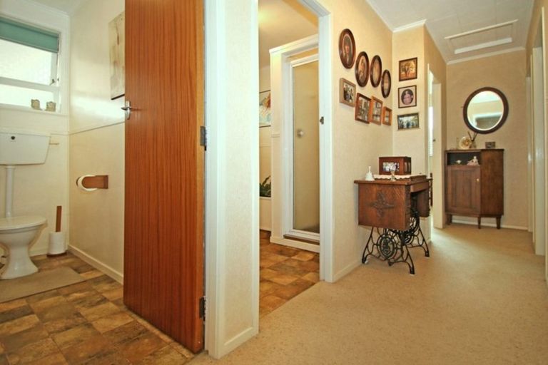 Photo of property in 9 Rameses Place, Pomare, Rotorua, 3015