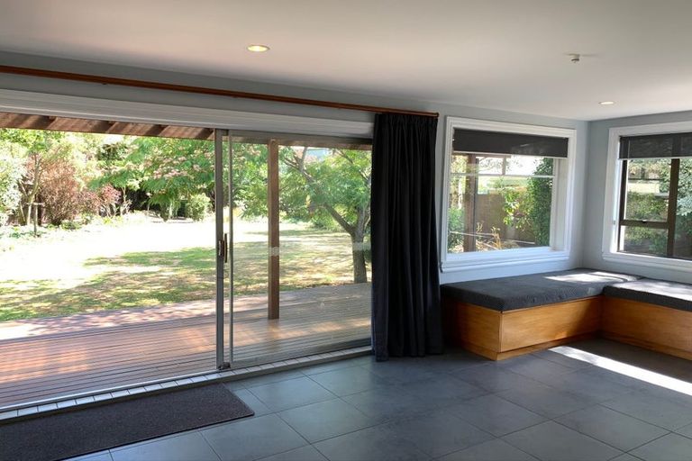 Photo of property in 57 Searells Road, Strowan, Christchurch, 8052