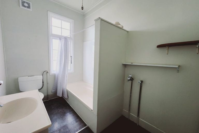 Photo of property in 1 Bignell Street, Gonville, Whanganui, 4501