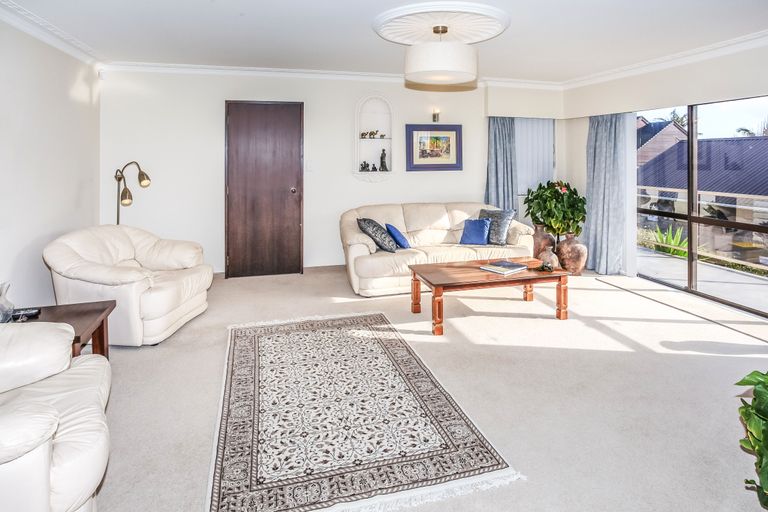 Photo of property in 6 Tremen Place, Pukekohe, 2120