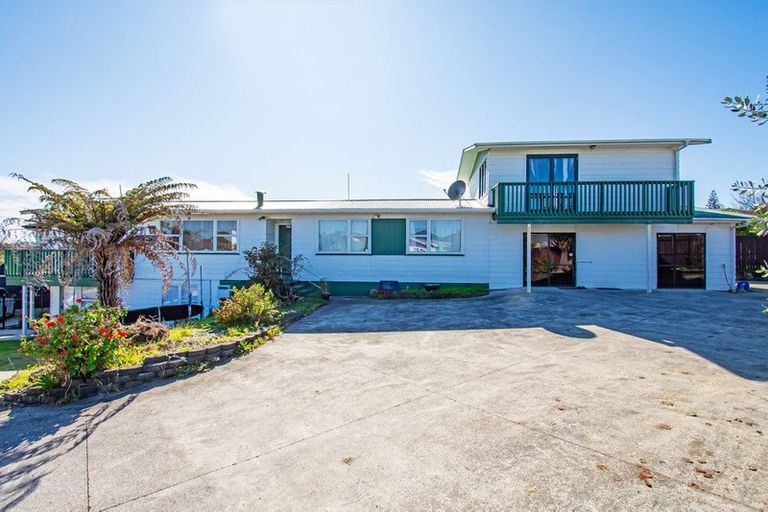 Photo of property in 581 Massey Road, Mangere, Auckland, 2022