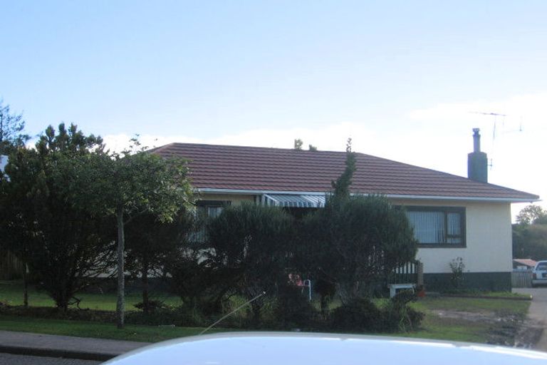 Photo of property in 51 Waimumu Road, Massey, Auckland, 0614