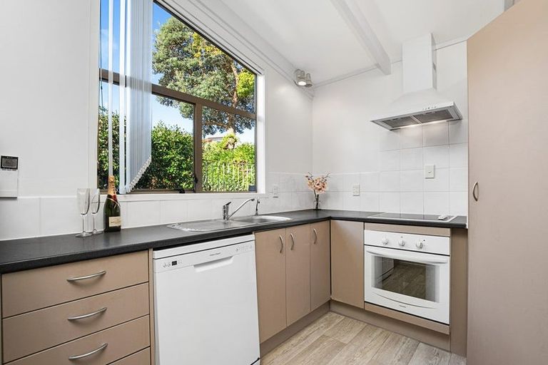 Photo of property in 107a Brian Crescent, Stanmore Bay, Whangaparaoa, 0932