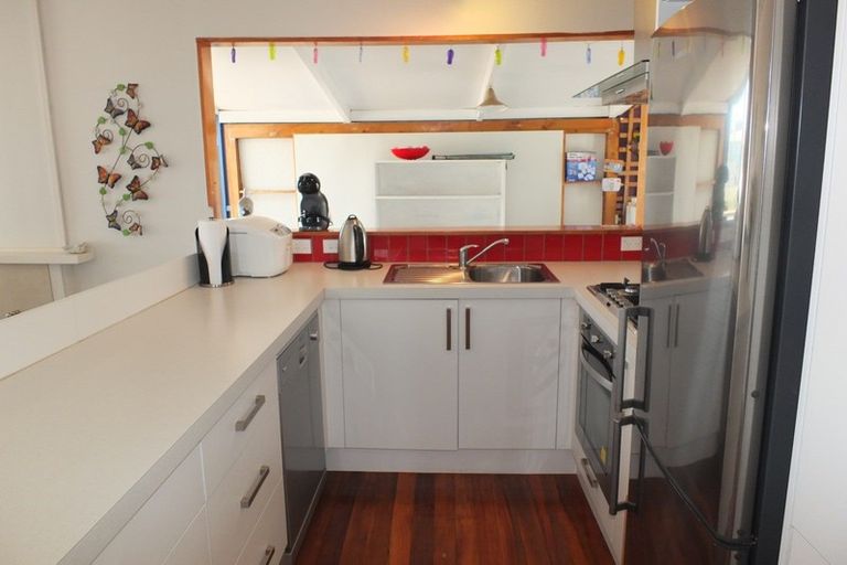 Photo of property in 10 Brown Terrace, Foxton Beach, Foxton, 4815