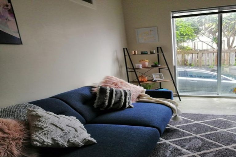 Photo of property in 1/25 Home Street, Mount Victoria, Wellington, 6011