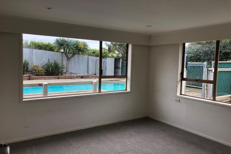 Photo of property in 319 Albany Highway, Rosedale, Auckland, 0632