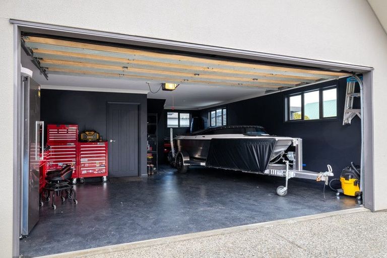 Photo of property in 8 Spruce Close, Alexandra, 9320