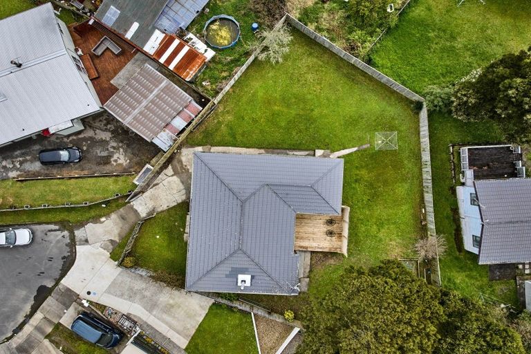 Photo of property in 7 Edelweiss Grove, Timberlea, Upper Hutt, 5018