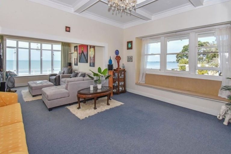 Photo of property in 30 Crispe Road, Clarks Beach, 2122