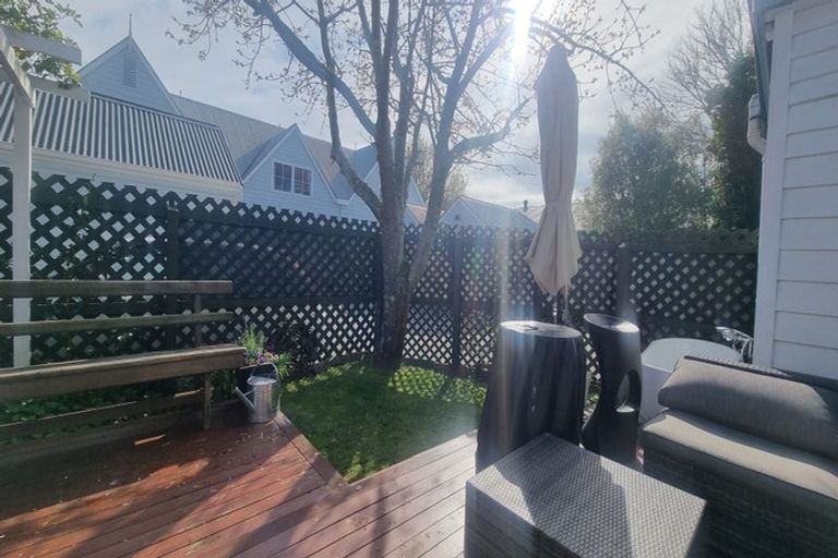 Photo of property in 147a Holly Road, St Albans, Christchurch, 8014