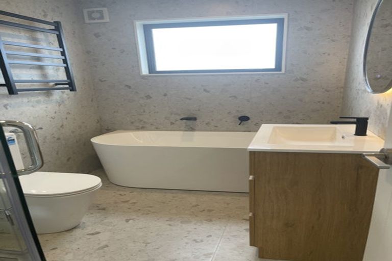 Photo of property in 11d Trinidad Road, Sunnynook, Auckland, 0620