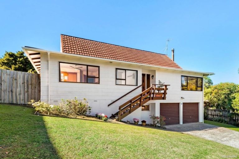 Photo of property in 44 Hiwihau Place, Glenfield, Auckland, 0629