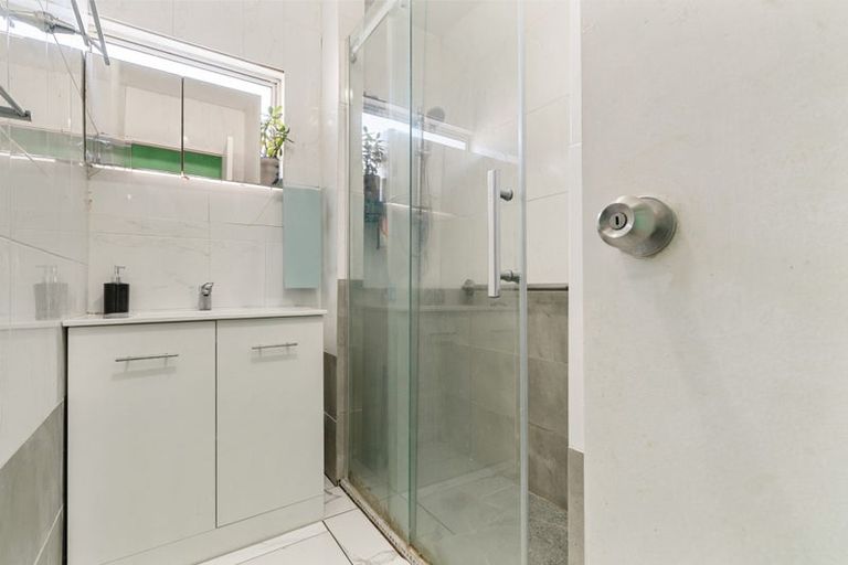 Photo of property in 31 Barneys Farm Road, Clendon Park, Auckland, 2103