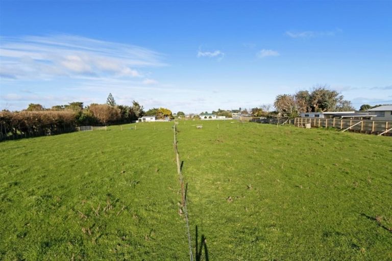 Photo of property in 81 Whitcombe Road, Opunake, 4616