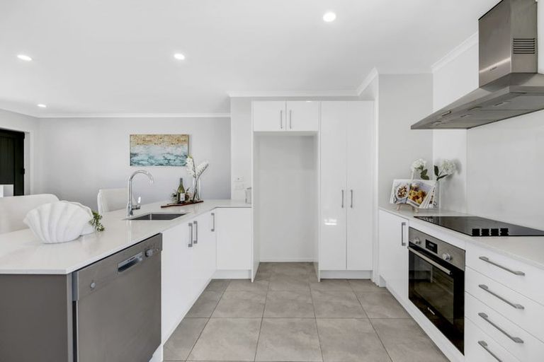Photo of property in 5 Park Chester Road, Pukekohe, 2120