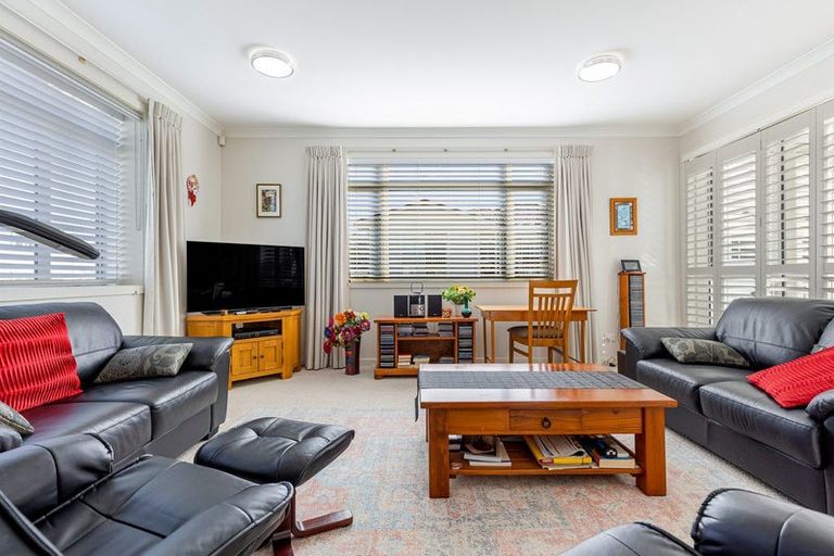 Photo of property in 86 Eaves Bush Parade, Orewa, 0931