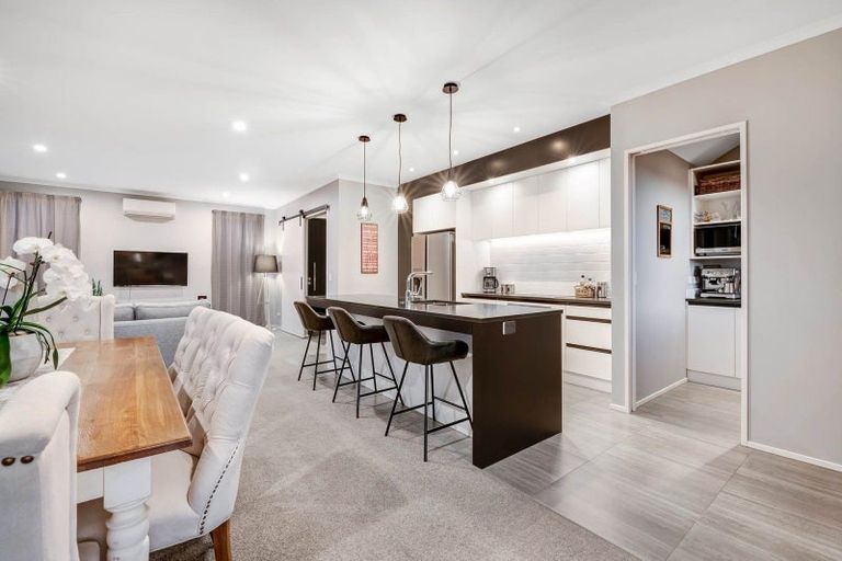 Photo of property in 16 Kingfisher Road, Silverdale, 0932