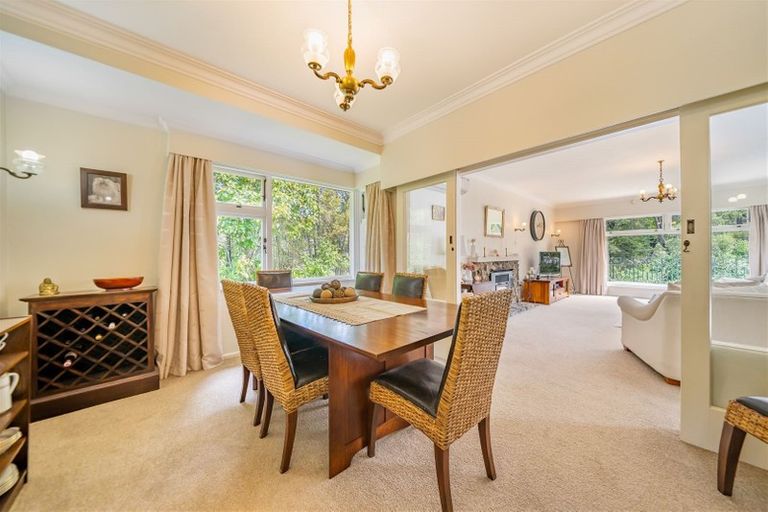 Photo of property in 32 Chatsworth Road, Silverstream, Upper Hutt, 5019