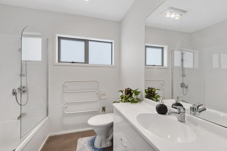 Photo of property in 4/103 Swanson Road, Henderson, Auckland, 0610