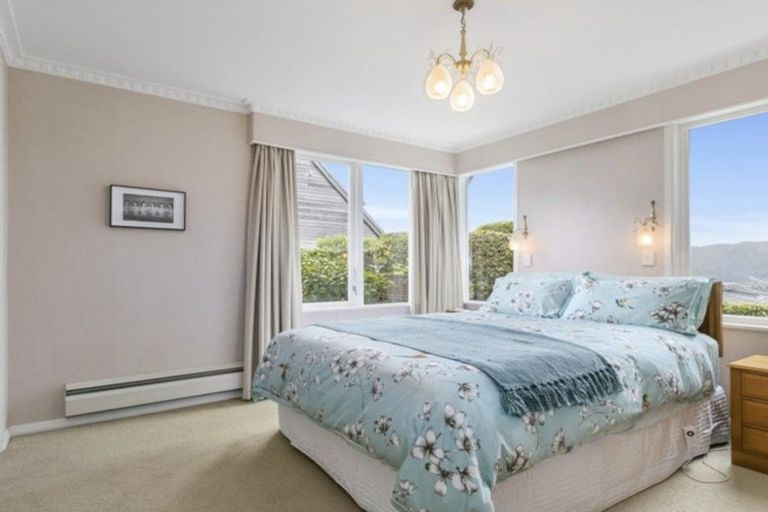 Photo of property in 46 Harbour View Road, Harbour View, Lower Hutt, 5010