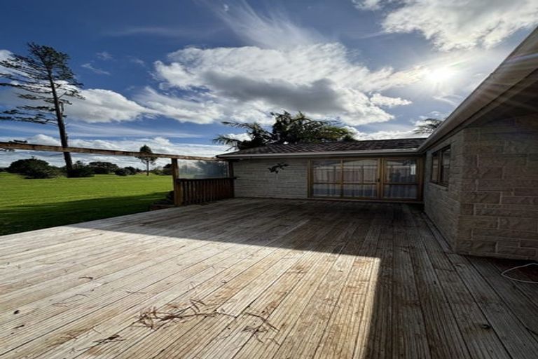 Photo of property in 87 Carnoustie Drive, Wattle Downs, Auckland, 2103