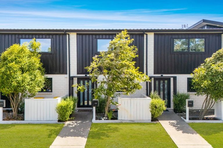 Photo of property in 1b Hamurana Place, Te Atatu Peninsula, Auckland, 0610