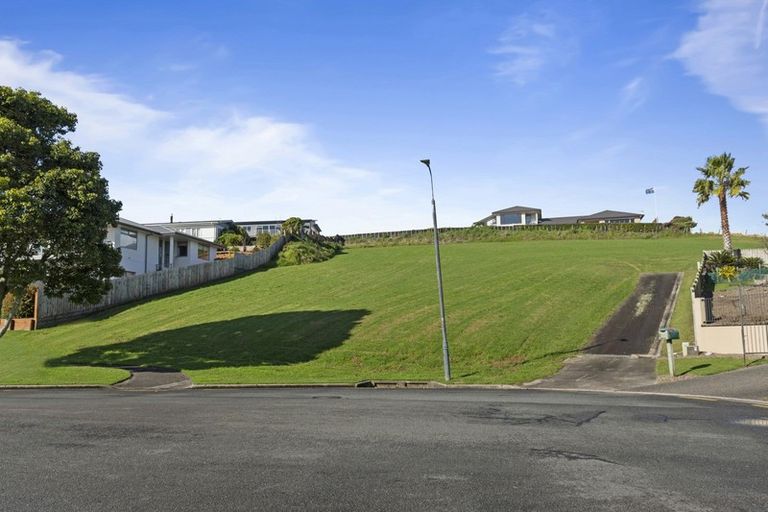 Photo of property in 17 Holcombrooke Lane, Welcome Bay, Tauranga, 3175