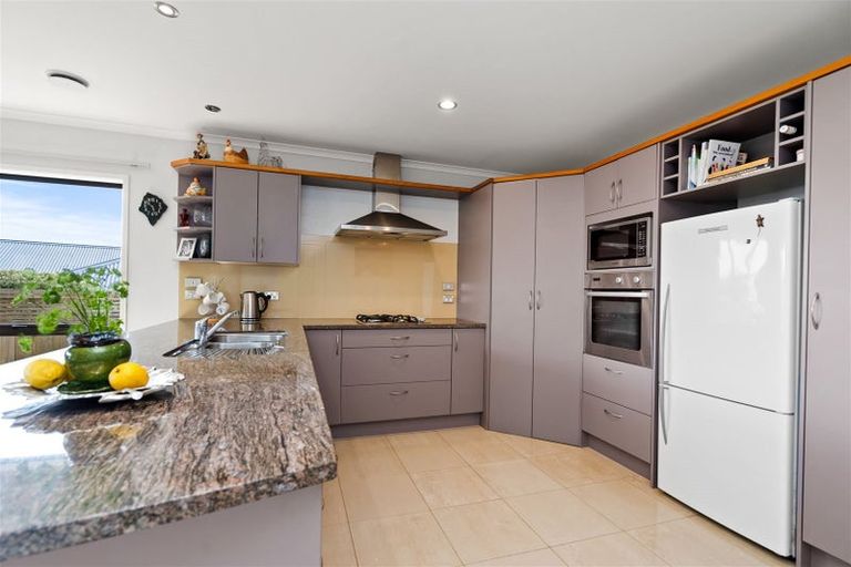 Photo of property in 24 Lochiel Place, Te Kamo, Whangarei, 0112