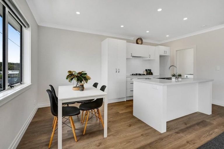 Photo of property in 16 Holford Street, Westown, New Plymouth, 4310