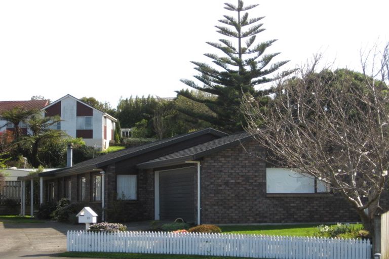 Photo of property in 10 Keats Place, Whalers Gate, New Plymouth, 4310