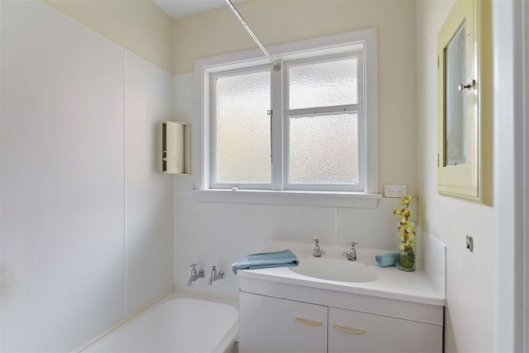 Photo of property in 17 Grimseys Road, Redwood, Christchurch, 8051