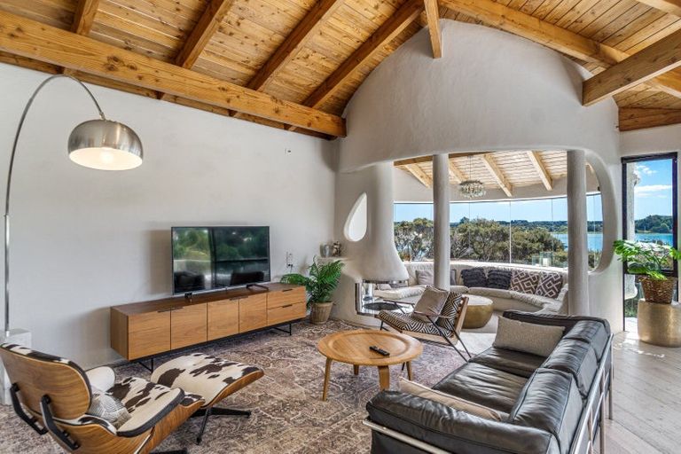 Photo of property in 105 Aeroview Drive, Beach Haven, Auckland, 0626