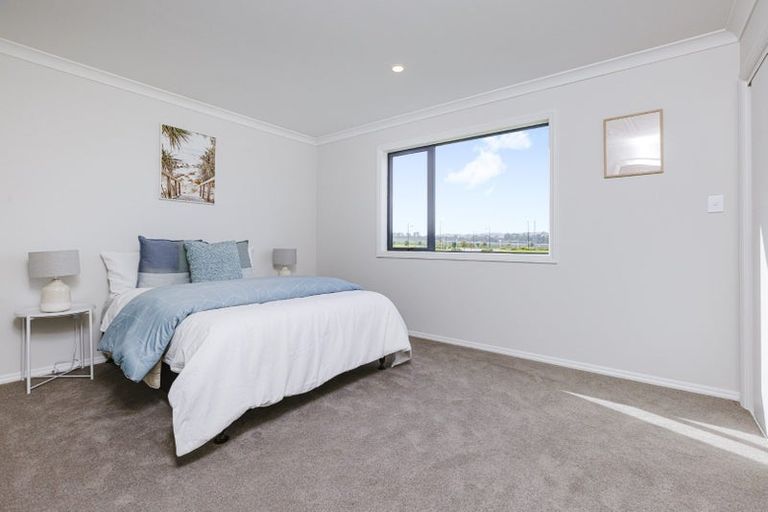 Photo of property in 2 Seagreen Avenue, Rosehill, 2113