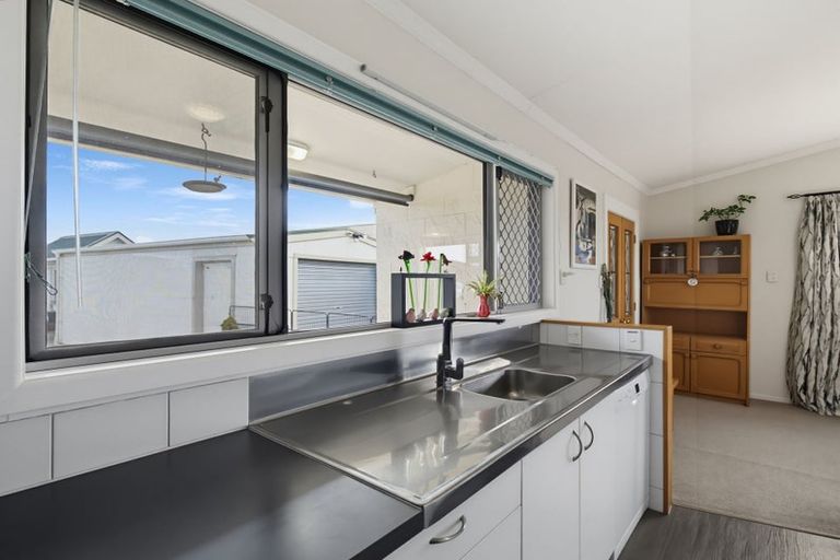 Photo of property in 18 Bell Street, Otane, 4202