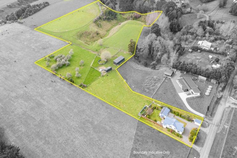 Photo of property in 128 Lindsay Road, Levin, 5510