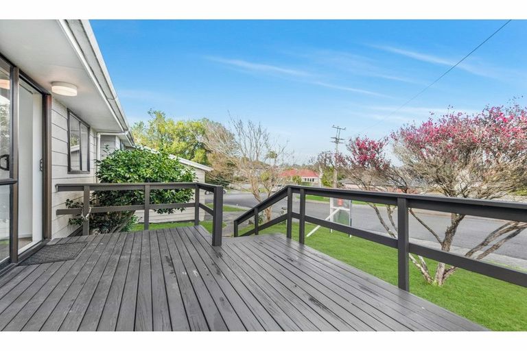 Photo of property in 1/1 Meadowvale Avenue, Forrest Hill, Auckland, 0620