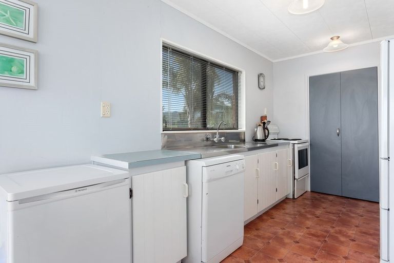 Photo of property in 5m Te Kaha Hotel Road, Te Kaha, 3199